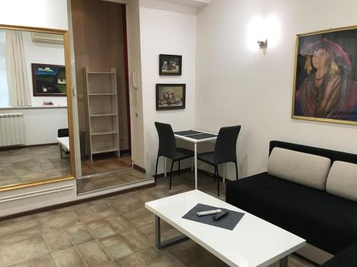 Saint Sava studio Beograd stan na dan smeštaj na Vračaru u Braničevskoj ulici kod Hrama Svetog Save