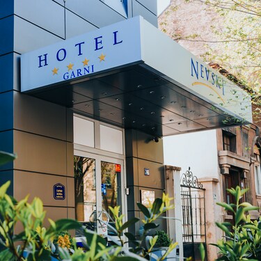 Hotel Nevski Beograd Stari Grad smestaj na Dorcolu u Venizelosovoj 24a zlucno izolovane sobe restoran garaza