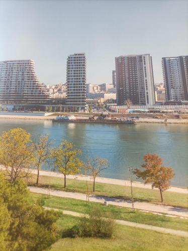 A Belgrade Waterfront apartman stan na dan smestaj u Beogradu na vodi terasa vrt bar